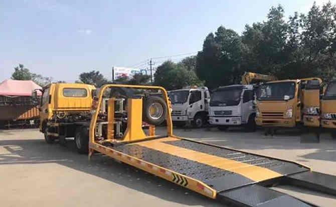 巩留汽车中途维修案例